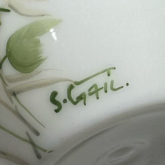 Vintage 40s DeLuxe Inc USA Signed Hand Painted Floral Vase Milk Glass - Picture 7 of 12